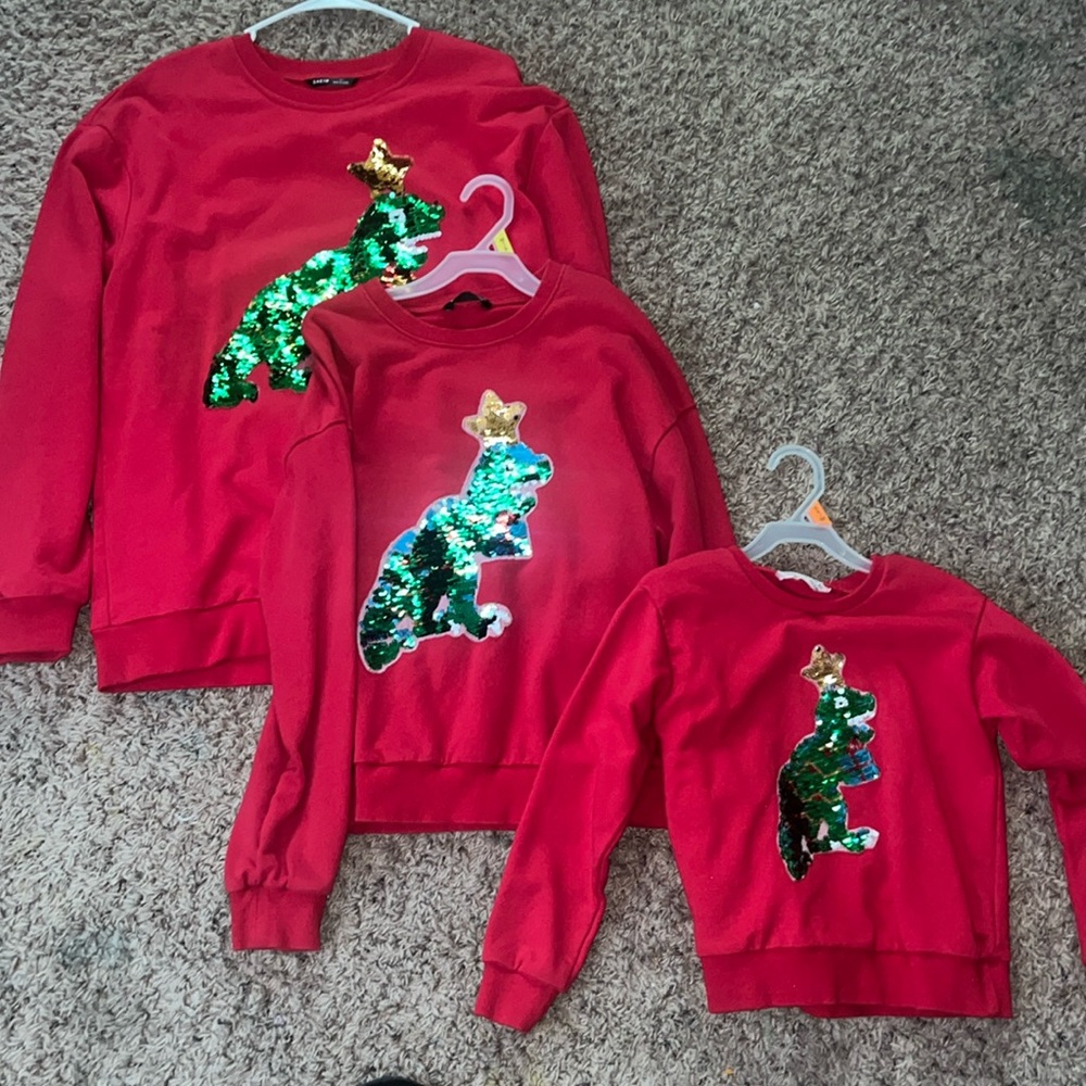 CHRISTMAS 🎄 SWEATERS FAMILY SET!!!!